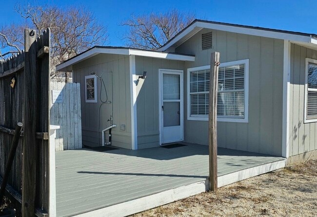 Building Photo - 115 Venado Pl