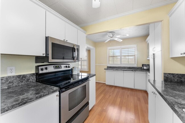 Building Photo - 8000 Lagos De Campo Blvd