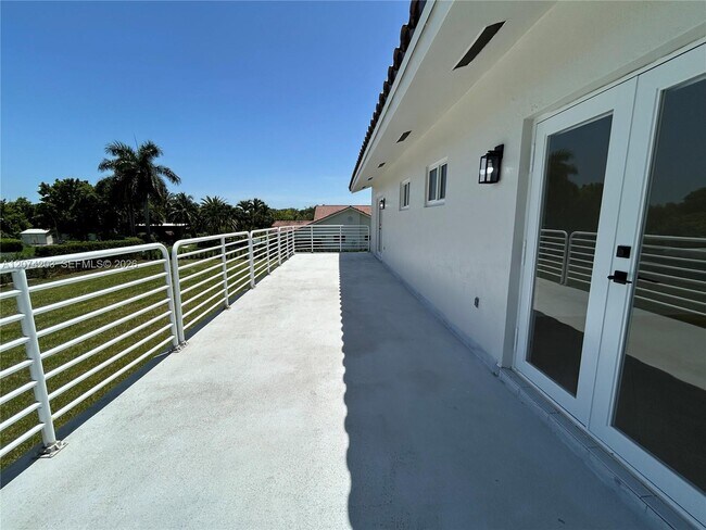 Building Photo - 6611 SW 99th Ave