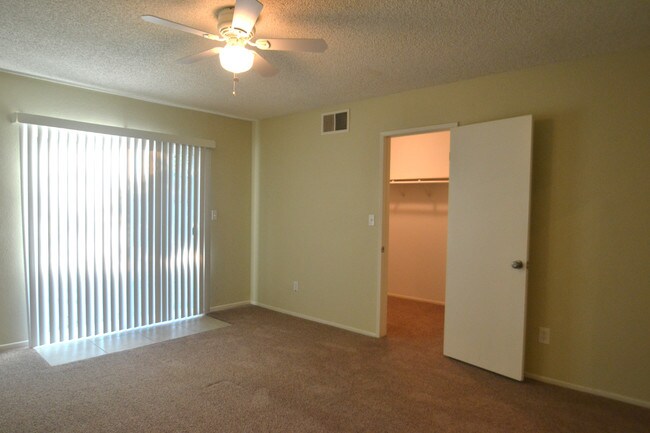 Building Photo - 7047 Nestle Ave