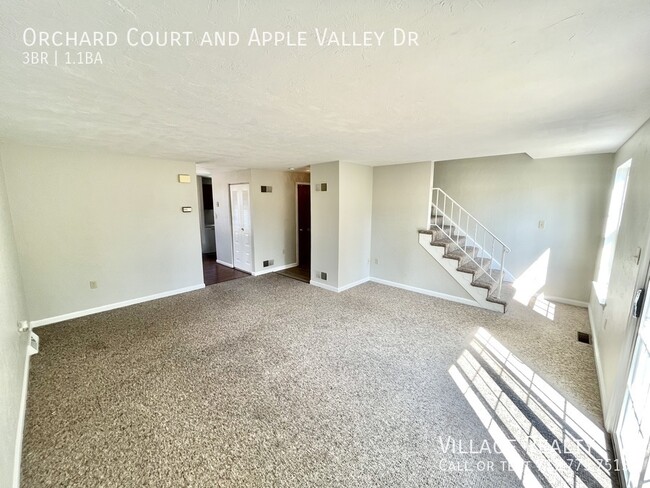 Building Photo - 2-car garage! Roomy 3-bed townhome in Dall...