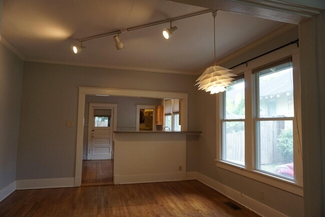 Building Photo - 2086 Lee Pl