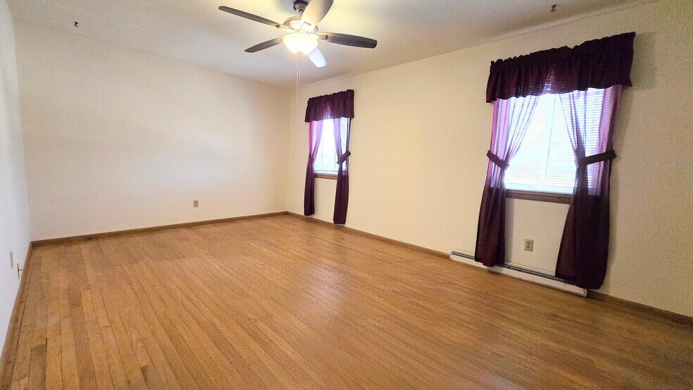 Building Photo - 9915 W Beloit Rd