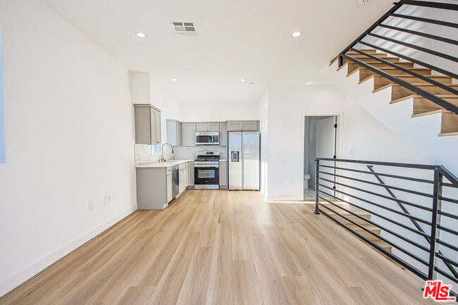 Building Photo - 11443 Hatteras St