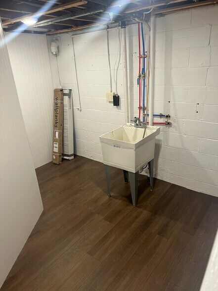 Building Photo - 5136 Fieldcrest Dr