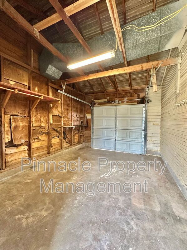 Building Photo - 309 N Milton St