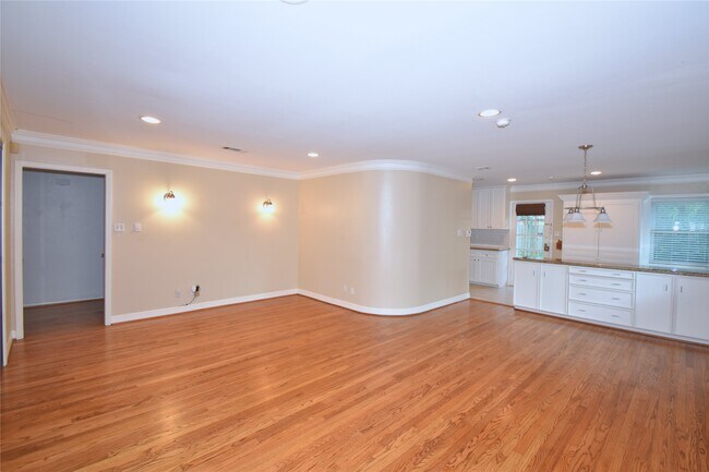 Building Photo - 3125 Prescott St