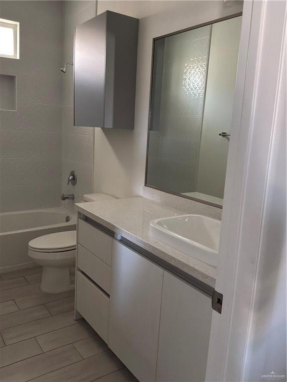 Building Photo - 14 S Pamplona St