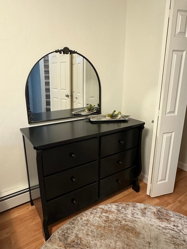 Building Photo - 328 E 15th Ave