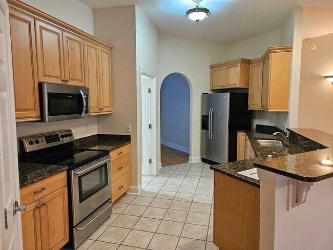 Building Photo - Beautiful 3 Bedroom 2 bath Home in Hampste...