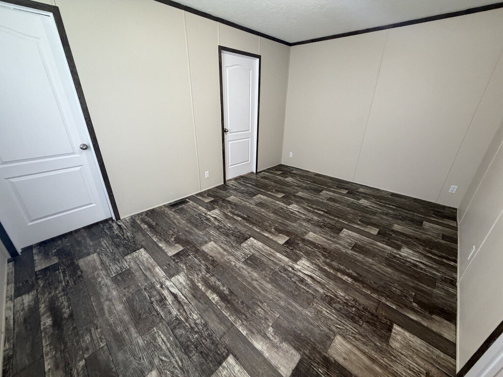 Building Photo - 38070 Ducharme Dr