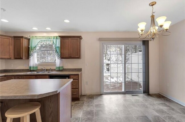 Building Photo - 225 Persimmon Lane