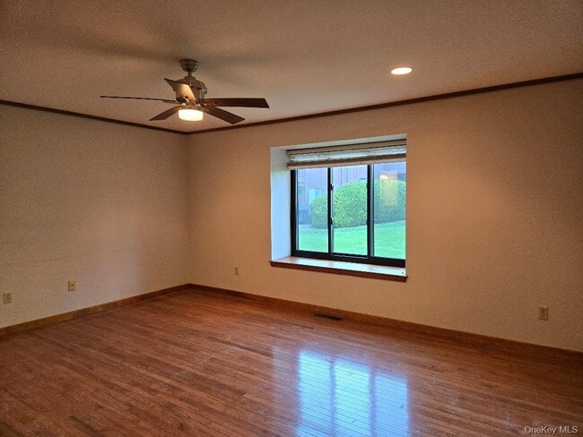 Building Photo - 731 Panorama Dr
