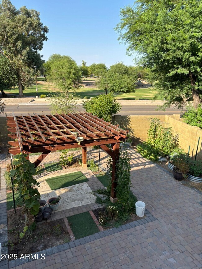 Building Photo - 1231 N Tercera Ct