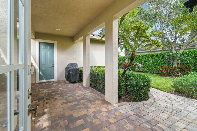 Building Photo - 167 Arklow Ave