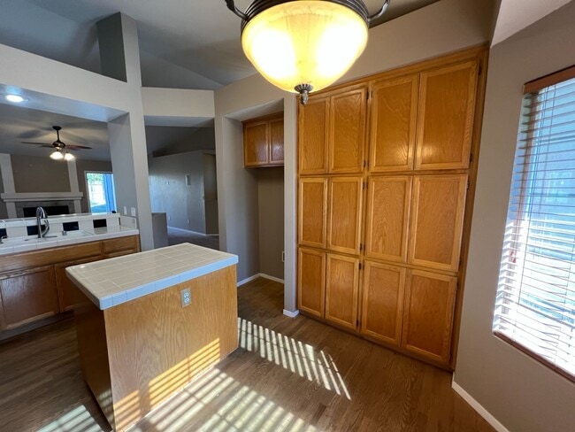 Building Photo - 3-bedroom single story in Merced!
