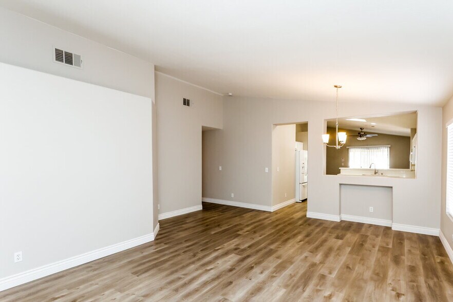 Building Photo - 941 Adobe Flat Dr