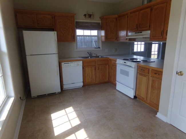 Building Photo - 901 Cook St