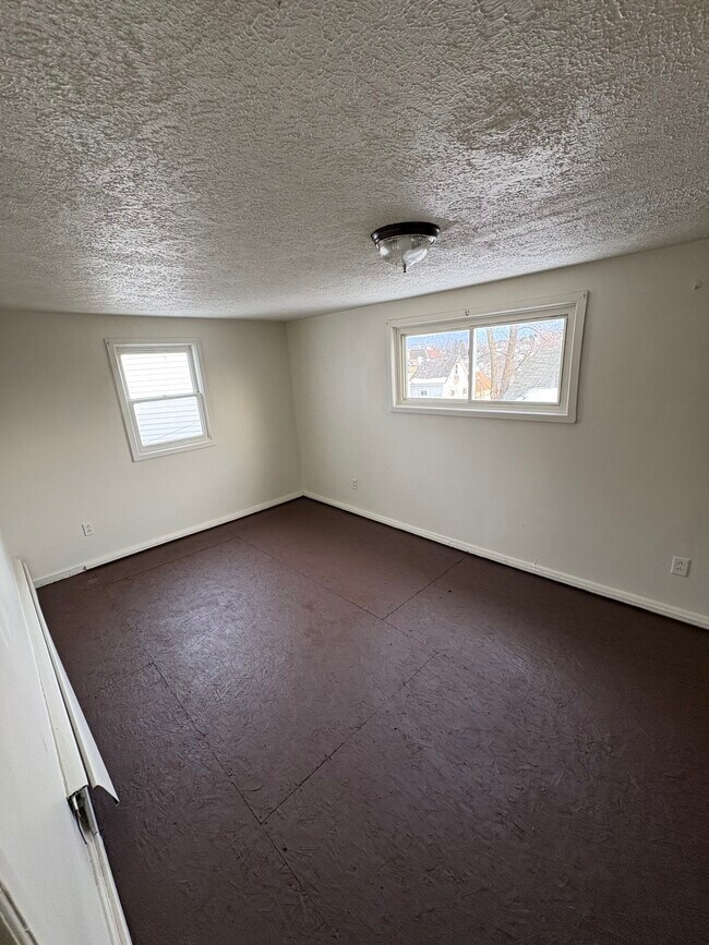 Building Photo - 31 Nutt Ave