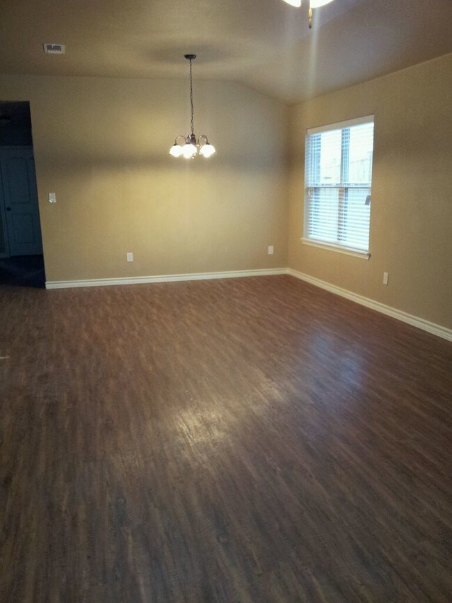 Living Area - Kelly's Cove