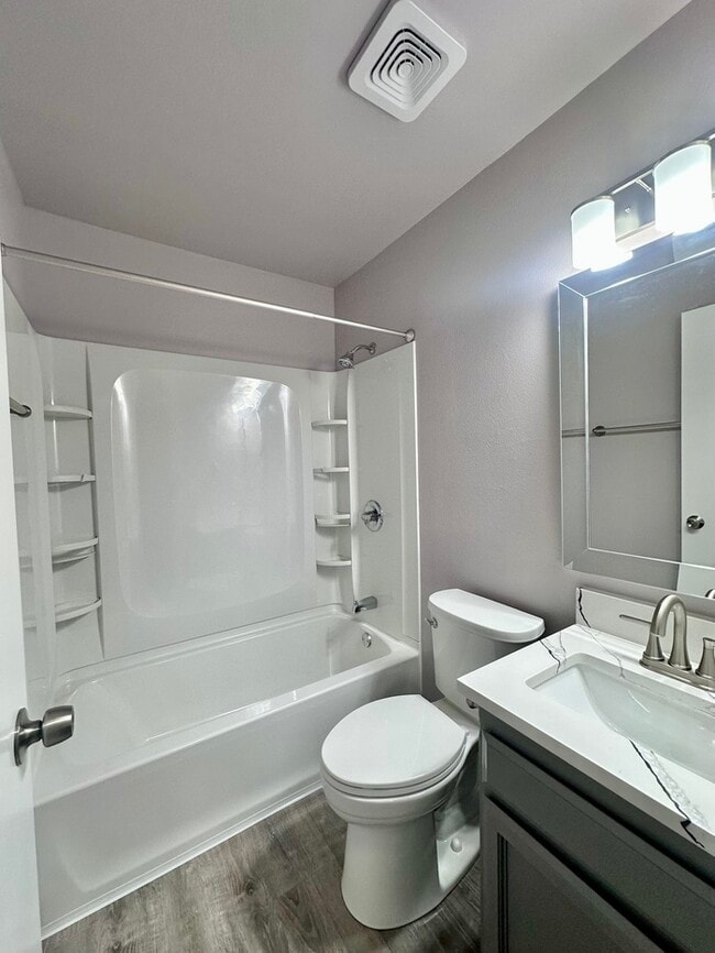 Building Photo - Charming & Spacious 3-Bedroom Duplex in the Heart of Highland!