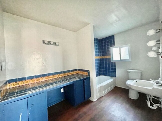 Building Photo - Ranch Style Farm