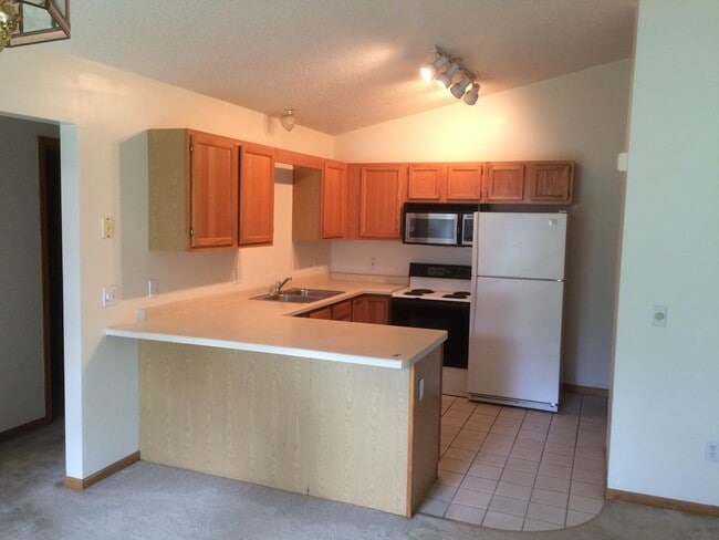 Building Photo - 8199 Sunrise Ln