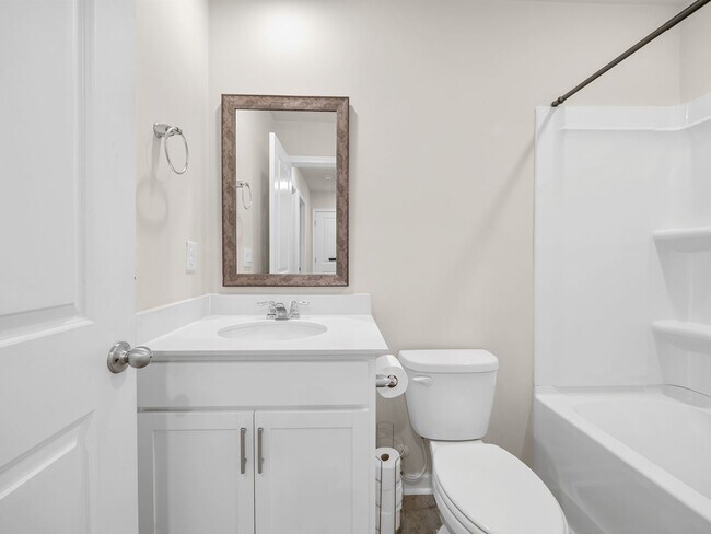 Building Photo - Modern living meets Convenience- Townhome in Greer, SC! *Waived Application Fee* With approved ap...