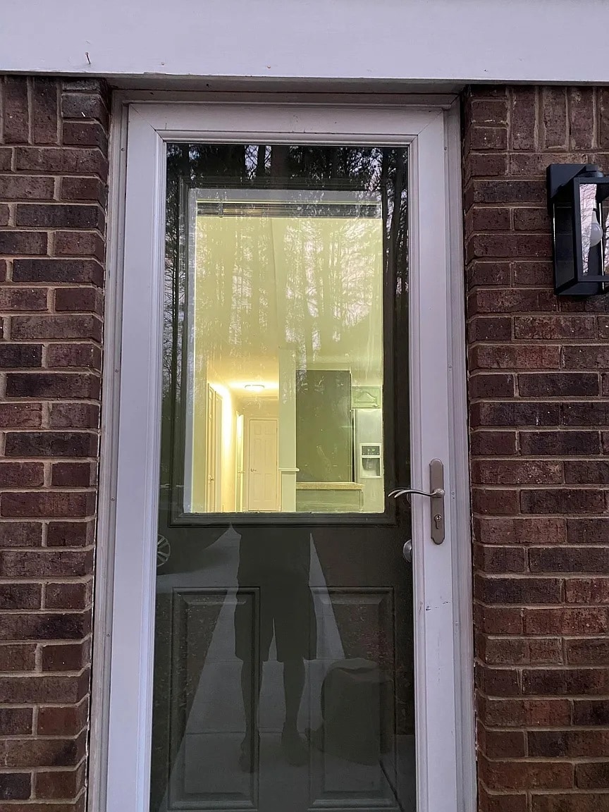 Side Entrance - 290 Chuckwood Rd