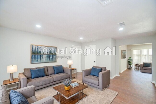 Building Photo - 123 Cypress Ln
