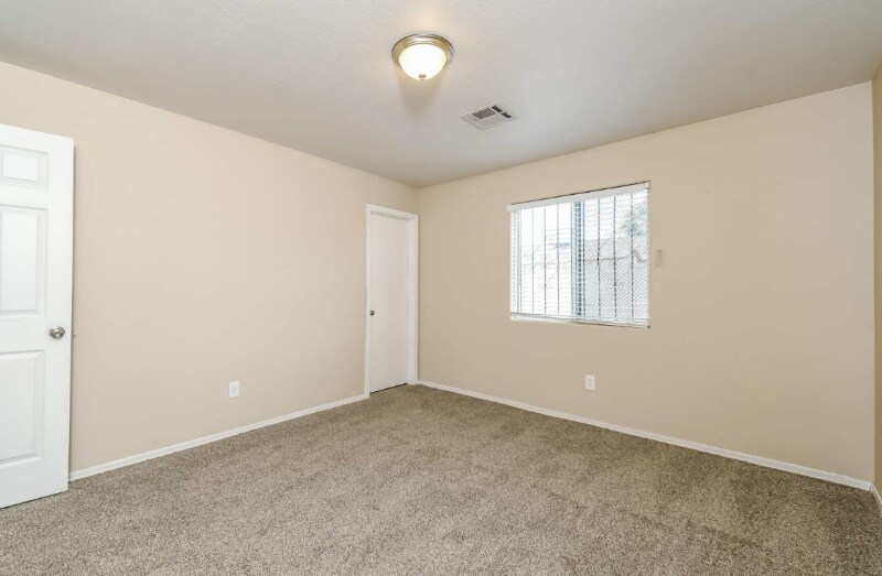 Building Photo - 3143 W Roeser Rd