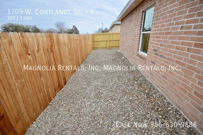 Building Photo - 1709 W Cortlandt St