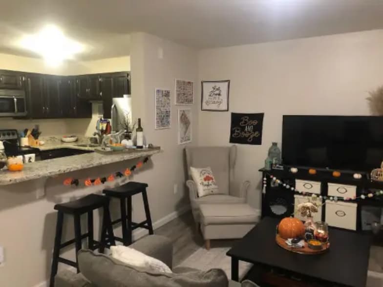 Building Photo - 923 T St NW