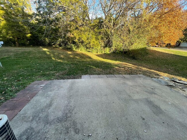 Building Photo - 1330 N Frideriki Dr