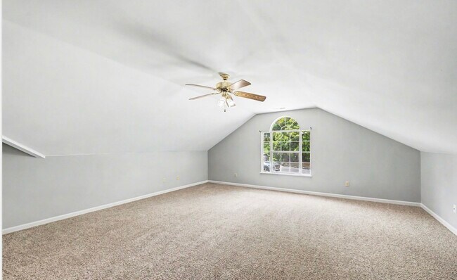 Building Photo - 629 Magnolia Ln