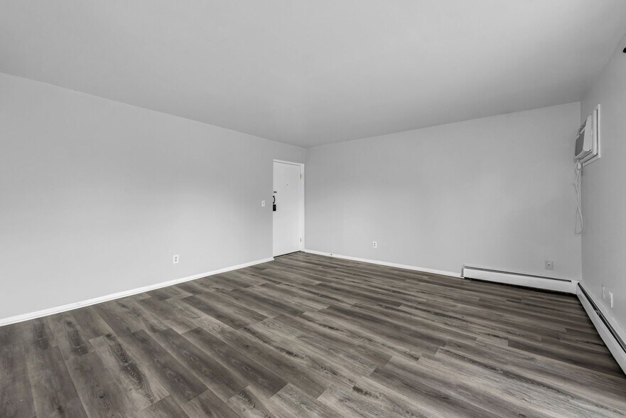 Building Photo - 930 Snider Rd