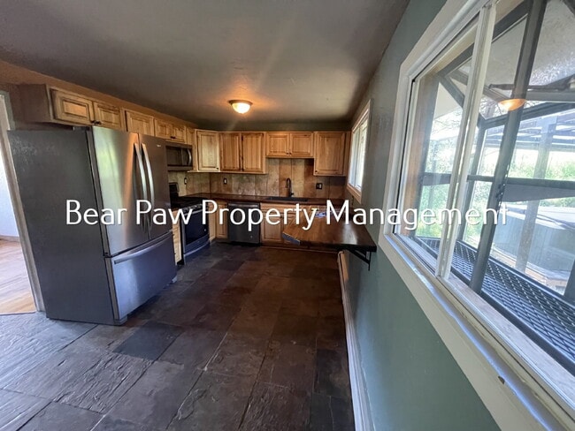Building Photo - Cute upper level duplex in Kittredge!!