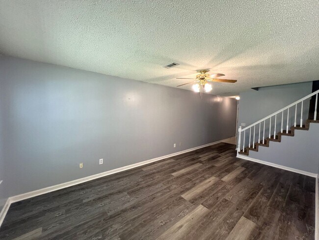 Building Photo - 3153 Achey Dr