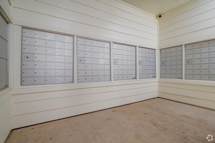 Building Photo - 7027 Farm-To-Market Rd 78