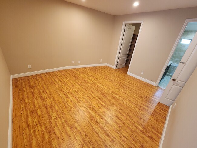 Building Photo - 11131 Sunshine Ter