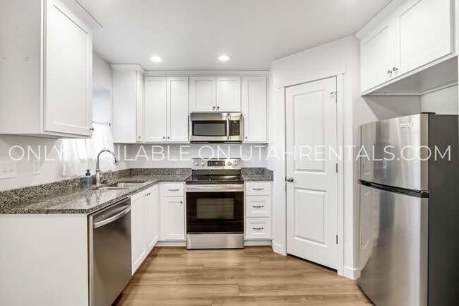 Building Photo - 78 N 300 W St