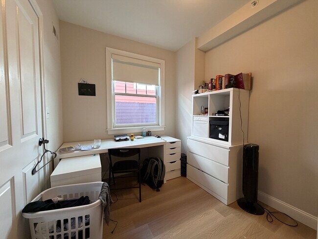 Building Photo - 43 Pitman St