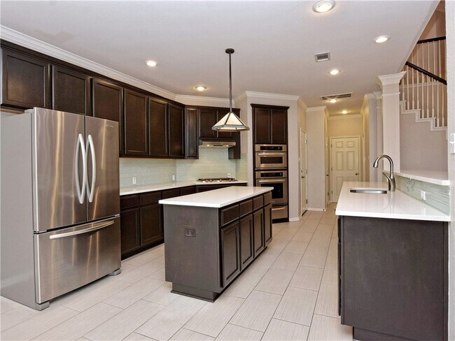 Building Photo - 2006 S Oak Canyon Rd