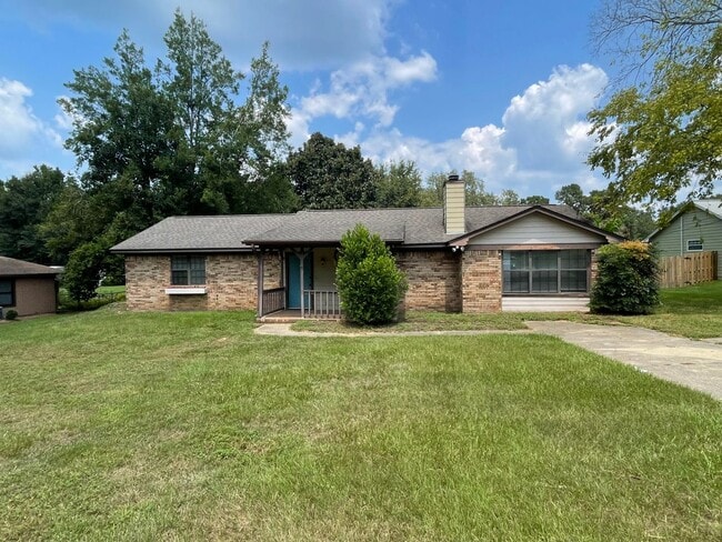 Primary Photo - Pool Home in Killearn Acres