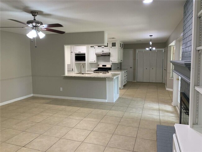 Building Photo - 11303 Titian Dr