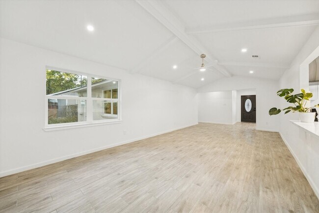 Building Photo - 5411 Logston Ln