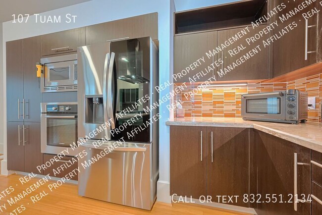 Building Photo - 107 Tuam St