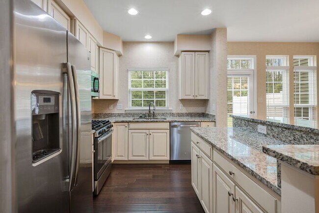 Building Photo - 3 Bedroom Townhome in Mechanicsville – $2,400/mo