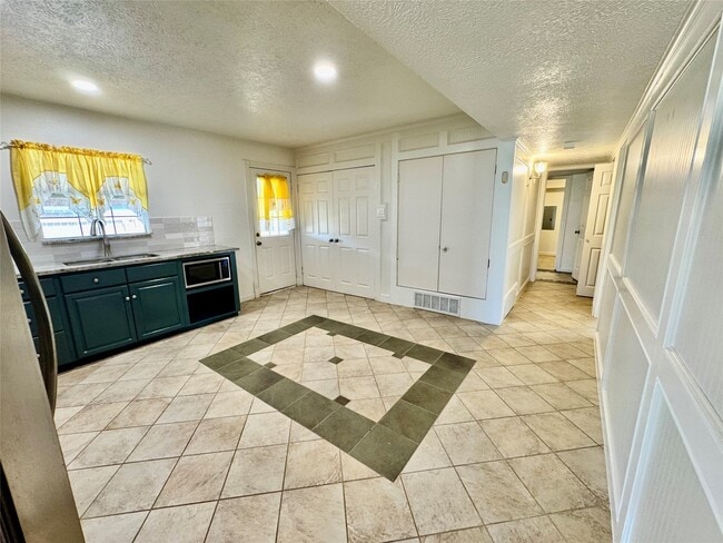 Building Photo - 7203 Addicks Clodine Rd