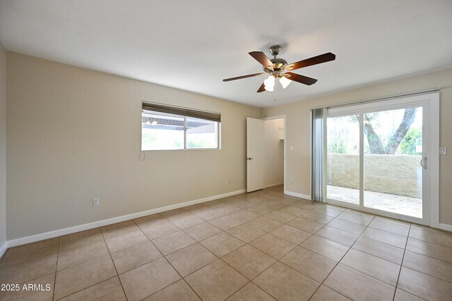Building Photo - 6943 E Earll Dr